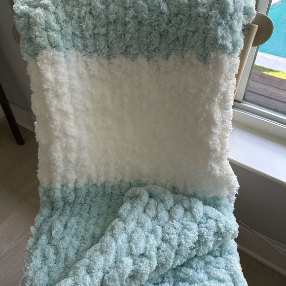 Chunky Chenille Baby Blue and White Blanket - Picture 3 of 3